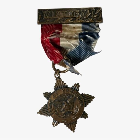 1917 Victory Medal – Town of Hamburg, NY – Local War Service Award by C.H. Co. - Picture 1 of 11